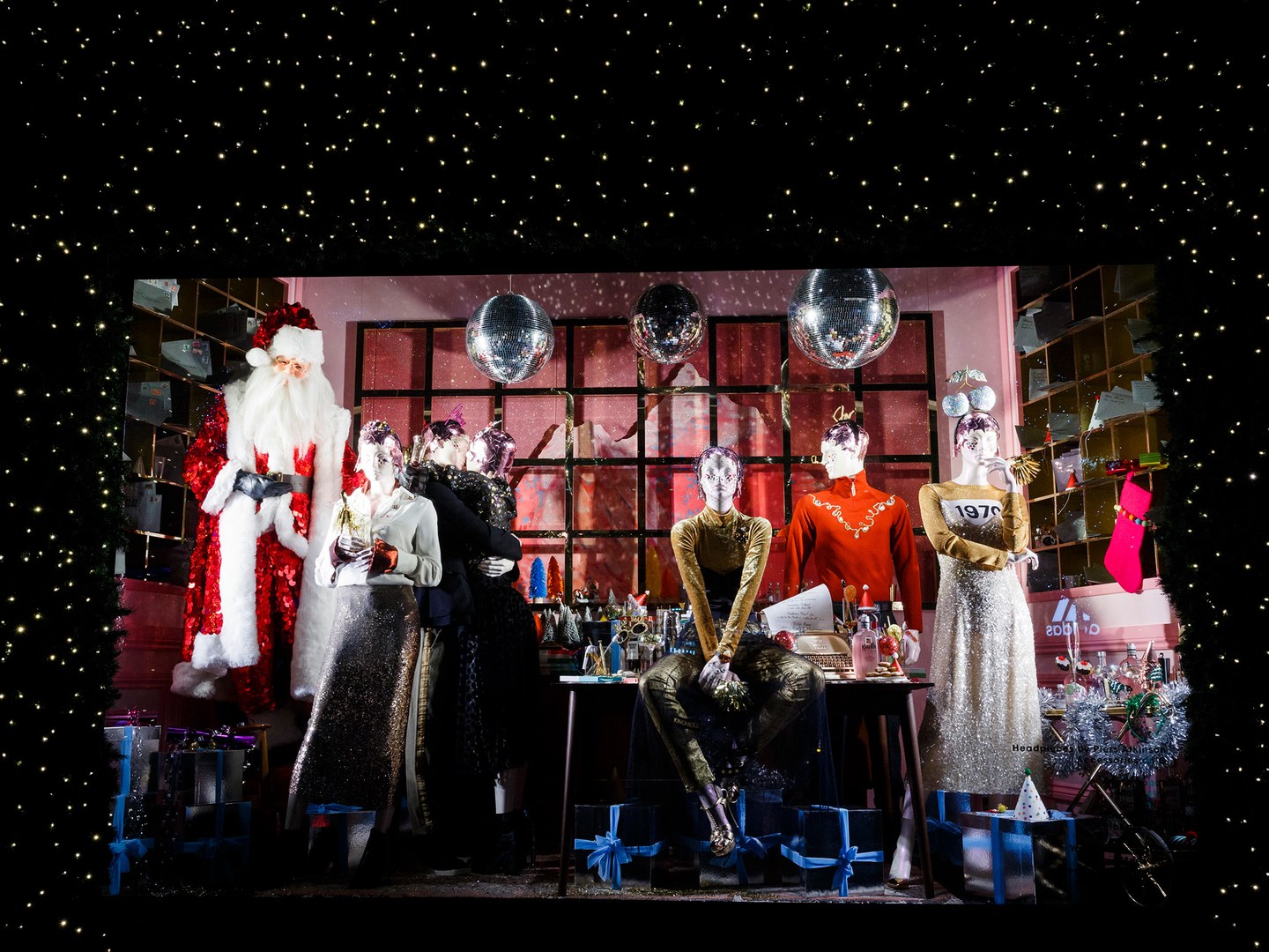 holiday-windows-selfridges-gettyimages-623821354