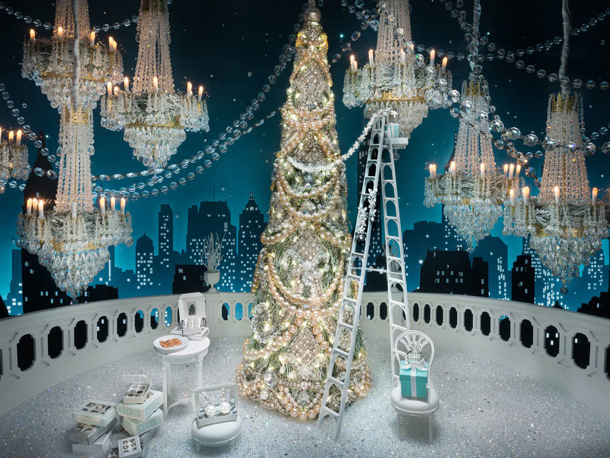 holiday-windows-tiffanys-cr-courtesy