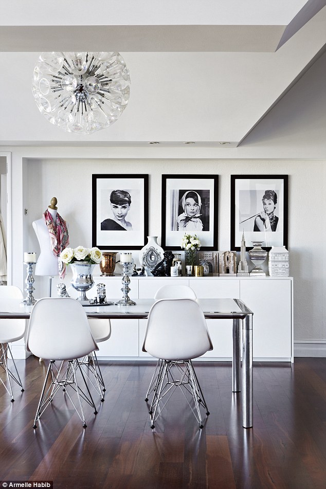 2D1A5D5600000578-3296791-The_dining_chairs_are_replica_Eames_designs_available_from_Cult_-a-144_1446211088015