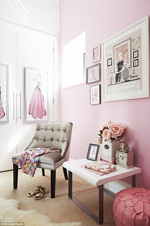 2D1A65C600000578-3296791-_I_know_that_when_Gwyn_grows_up_she_ll_never_want_a_pink_bedroom-a-17_1446228164659