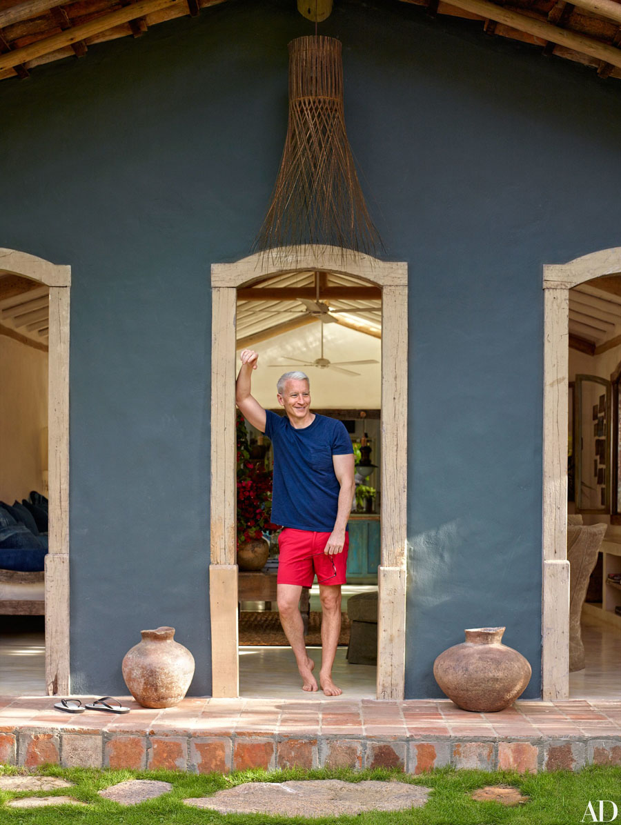 0816-anderson-cooper-trancoso-brazil-1