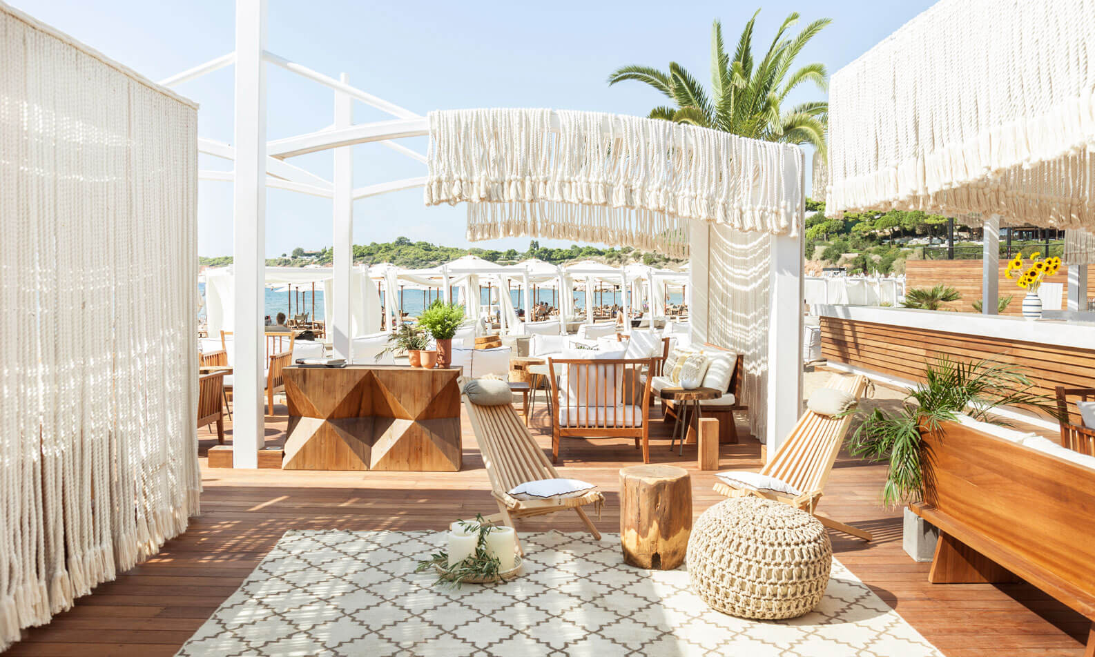 beach-bar-side