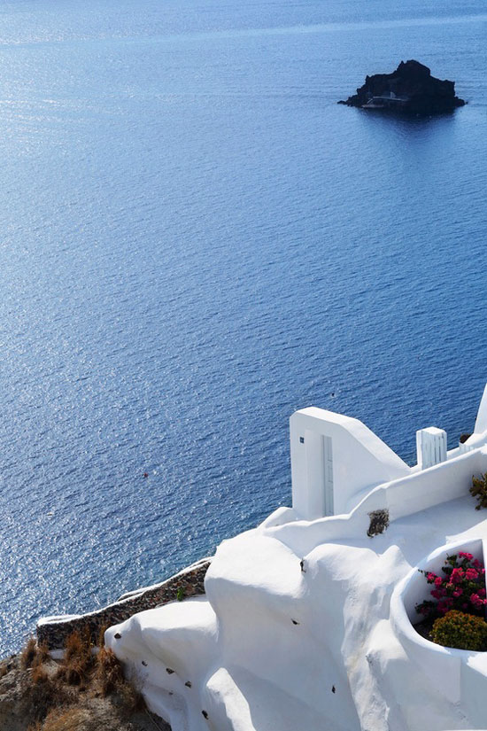 grecian-paradise-katikies-hotels-oia-santorini-07_4c3db944195019e58c21d420d1c65326