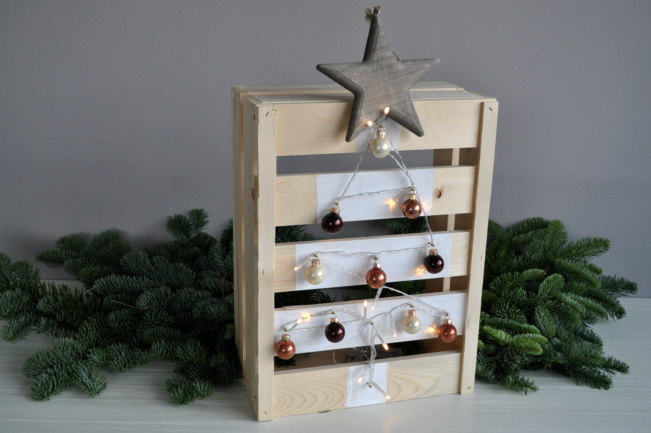houten-kerstboompje-fruitkist-klassiek