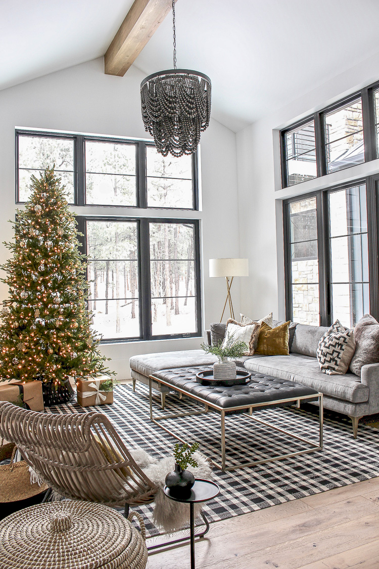 modern-simple-christmas-decor-styling-chateau-farmhouse