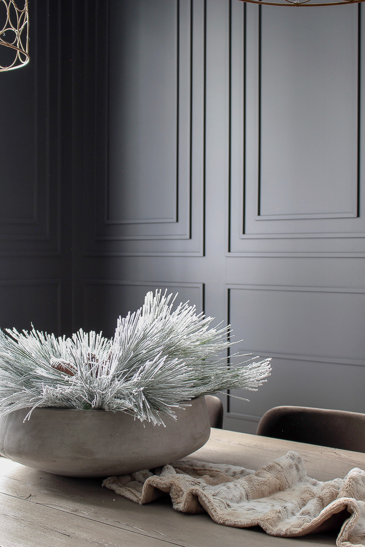 moody-dramatic-elegant-black-dining-room-modern-millwork-mouldings-7