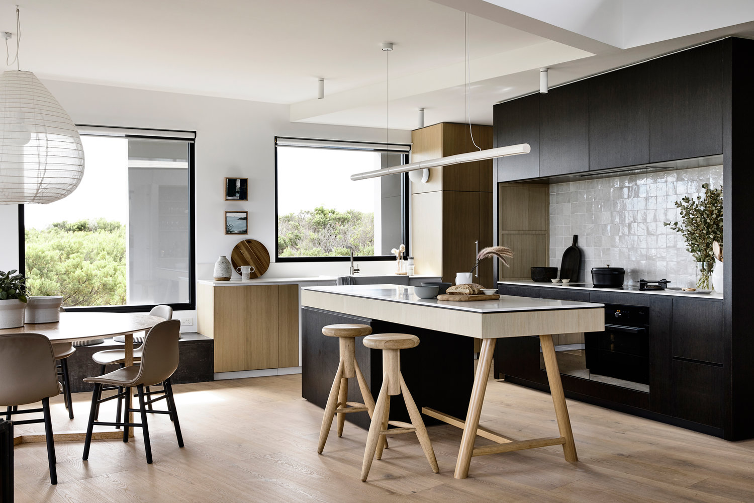 Bobby-Berk_Home-Tour_Interiors_Australia_Beach_Bright_Clean_8