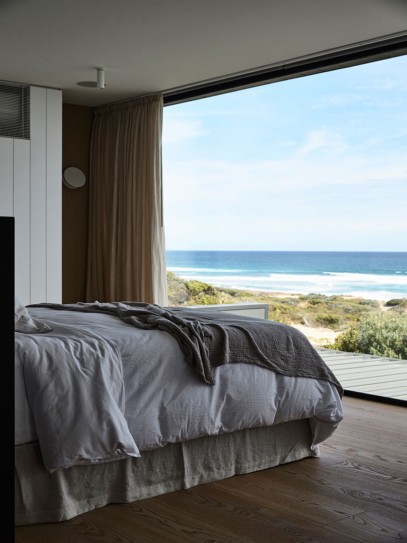 modern-house-by-the-ocean-australia-pufkhomes-13