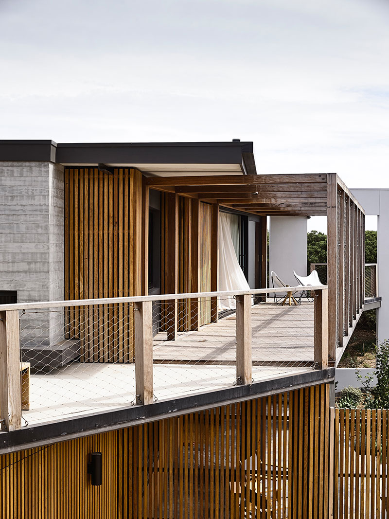 modern-house-by-the-ocean-australia-pufkhomes-9