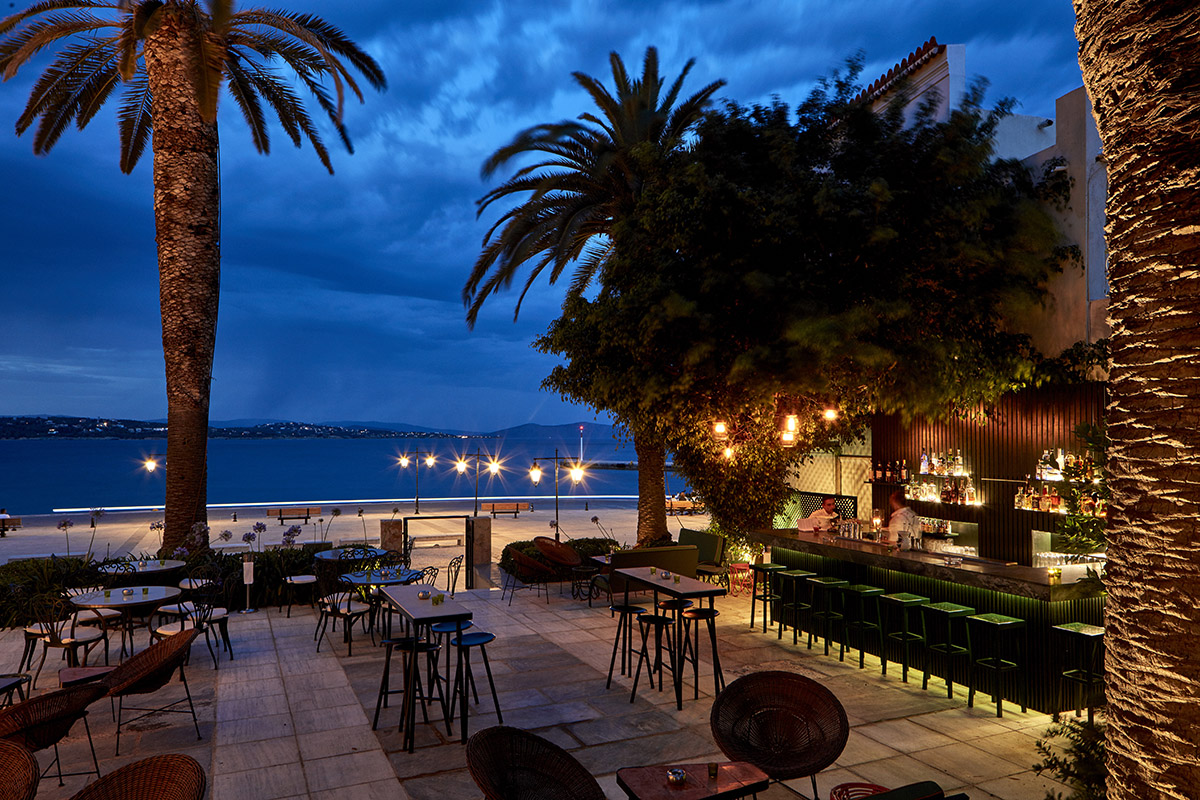 Palms Bar � Drinks & Bites