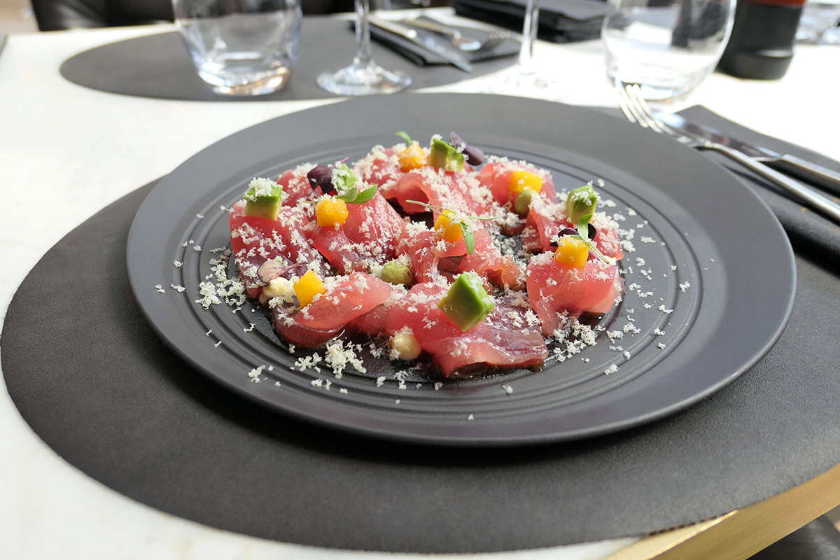 Tuna tiradito, mango & yuzu ponzu