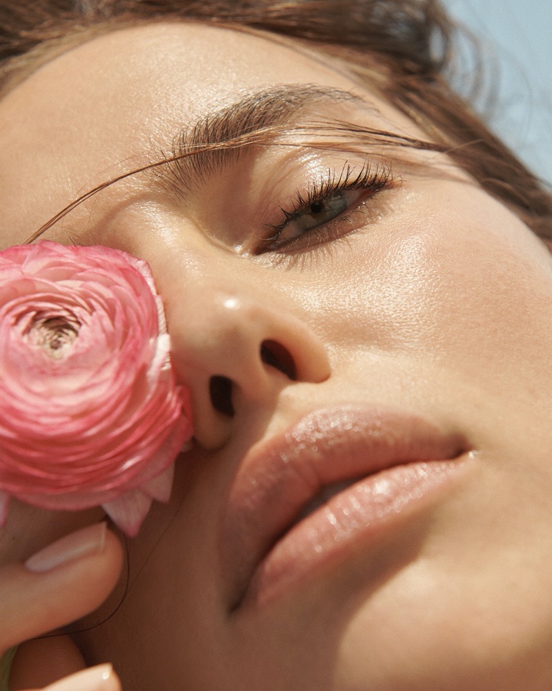 Irina-Shayk-Vogue-Russia-Cover-Photoshoot04