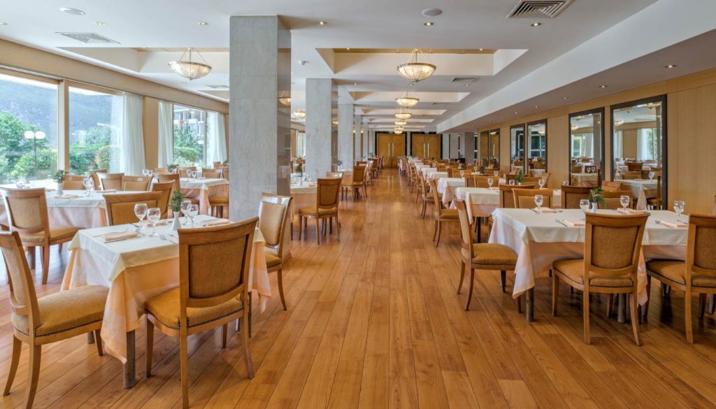 divani-meteora-hotel-m-restaurant-02