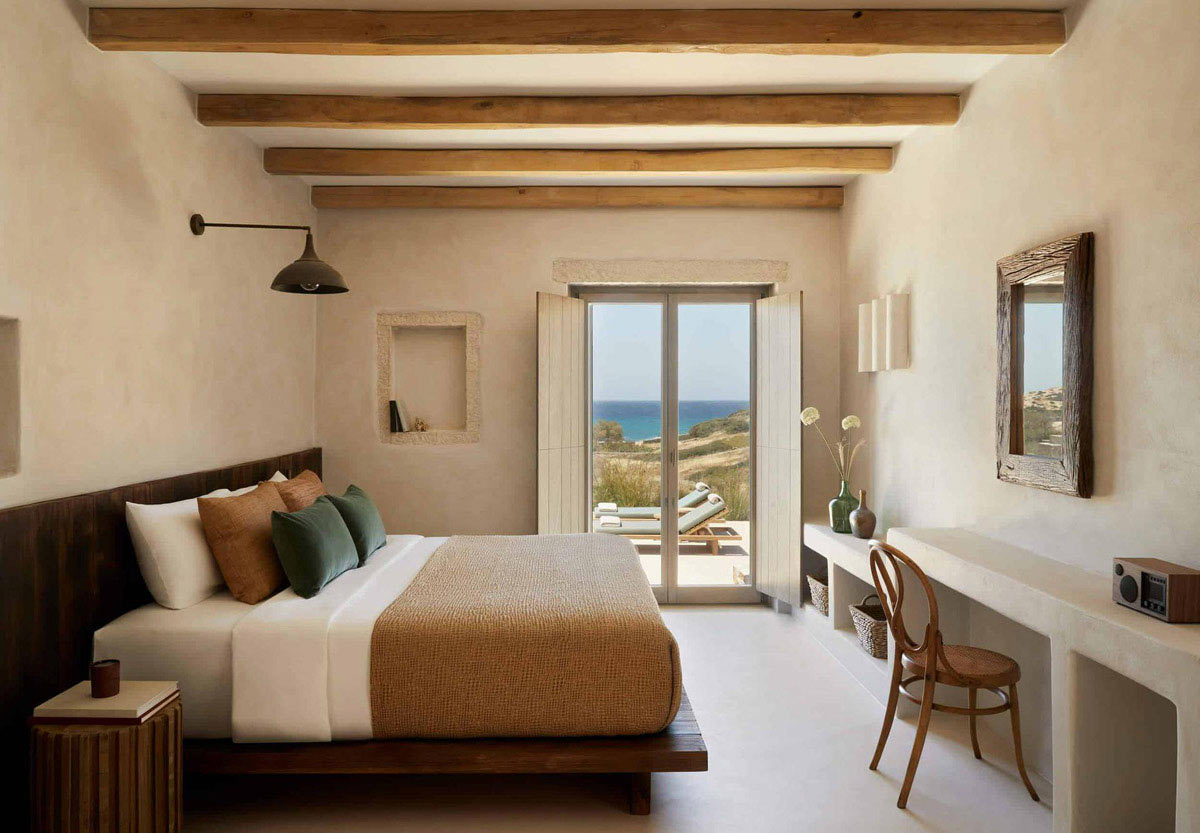 the-rooster-antiparos-sea-view-villa-king-size-bed