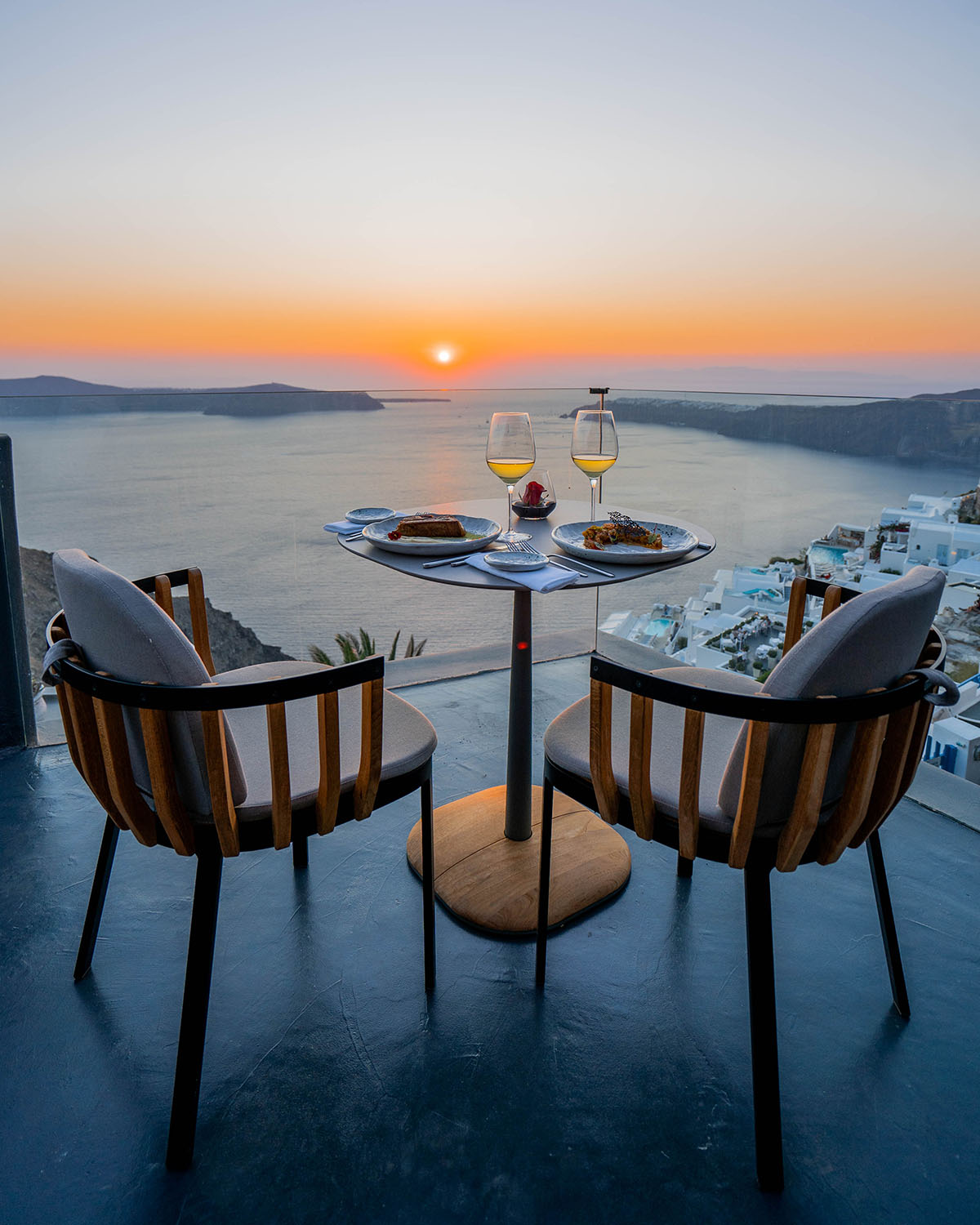 Mavro Restaurant_KIVOTOS Santorini (11)