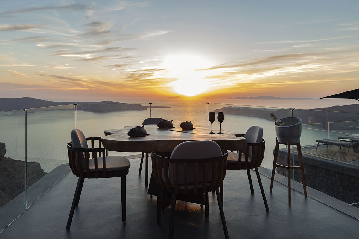 Mavro Restaurant_KIVOTOS Santorini (8)