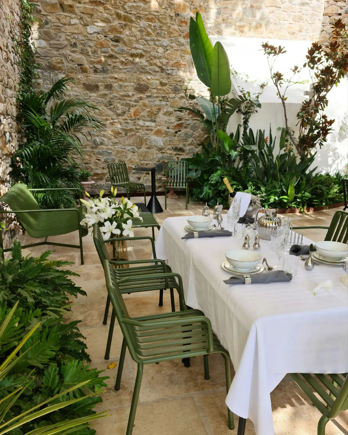 331301092_893985955251439_1684633021809603255_n