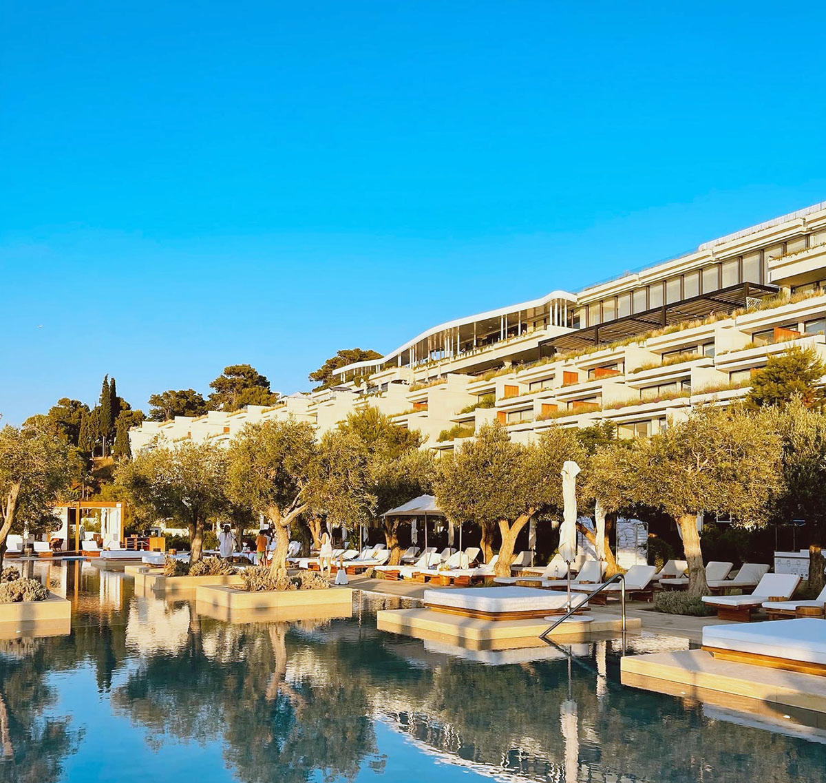 94E13FB8-9160-4167-A478-85FF174295F9