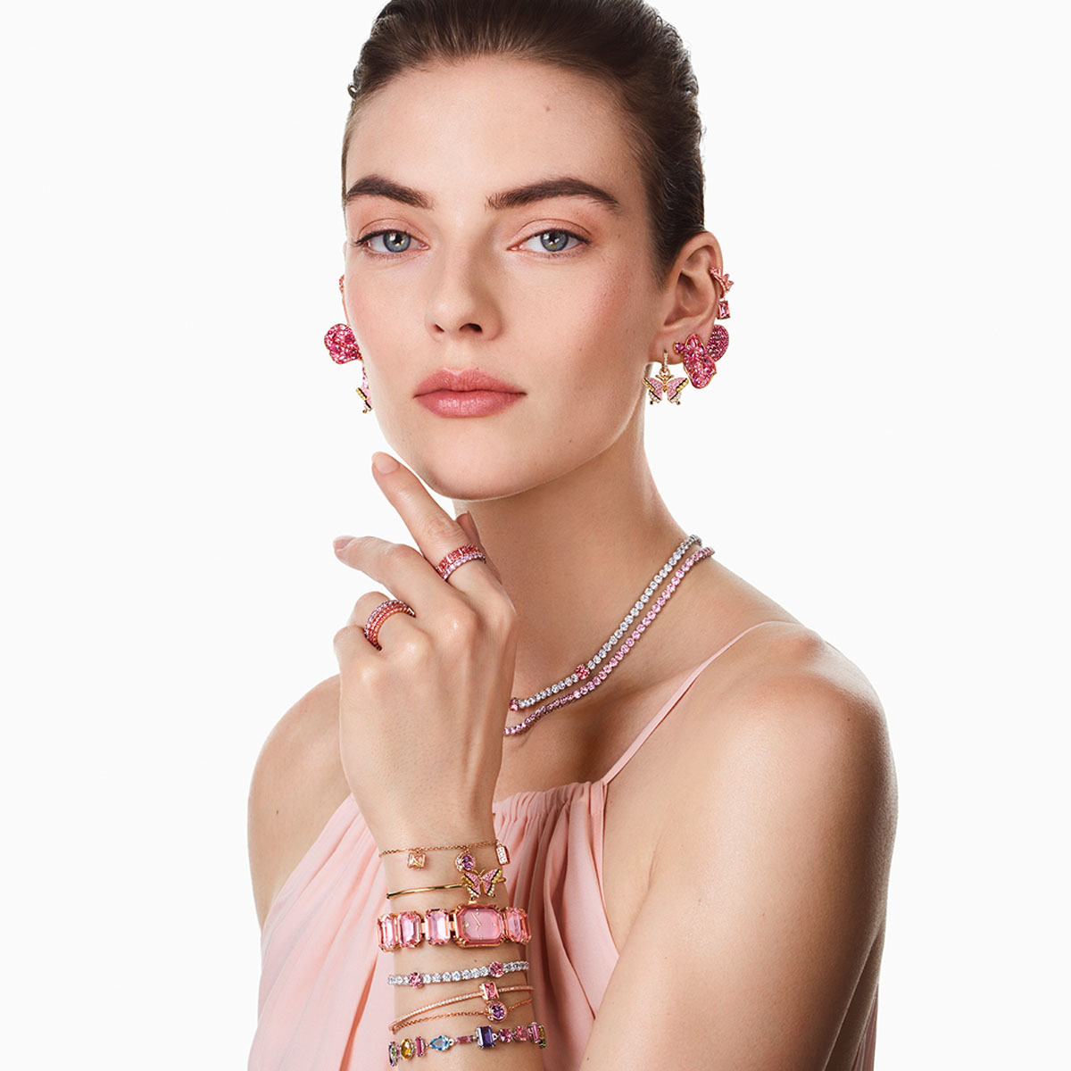 B2C_BRAND_BANNERS-PRCROPS-SF-CH2-METAMORPHOSIS-T2-MODEL-2-NOLOGO-1080x1080_OF_GL_RGB