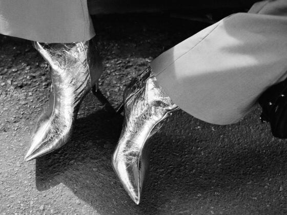 ασημένια παπούτσια