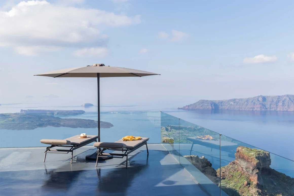 Kivotos Santorini | Τολμηρή και αντισυμβατική διαμονή εμπνευσμένη από την ηφαιστειακή γεωλογία της Σαντορίνης